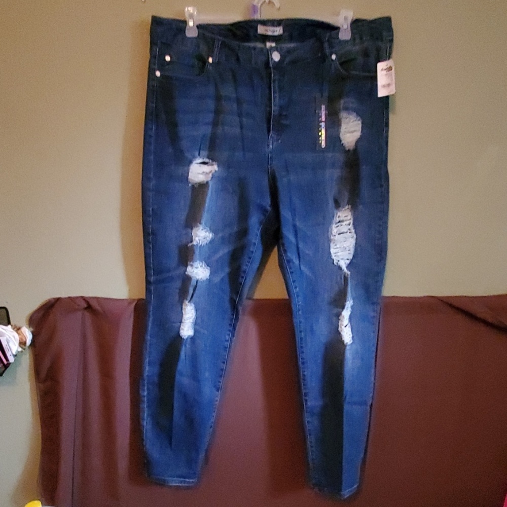 Cute distressed jeans.